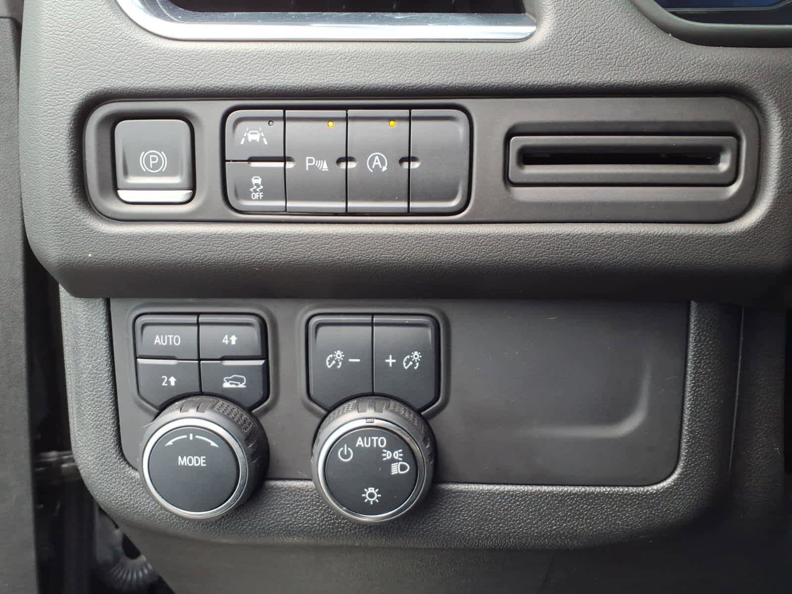 Used 2023 Chevrolet Suburban LT AWD/4WD image 10