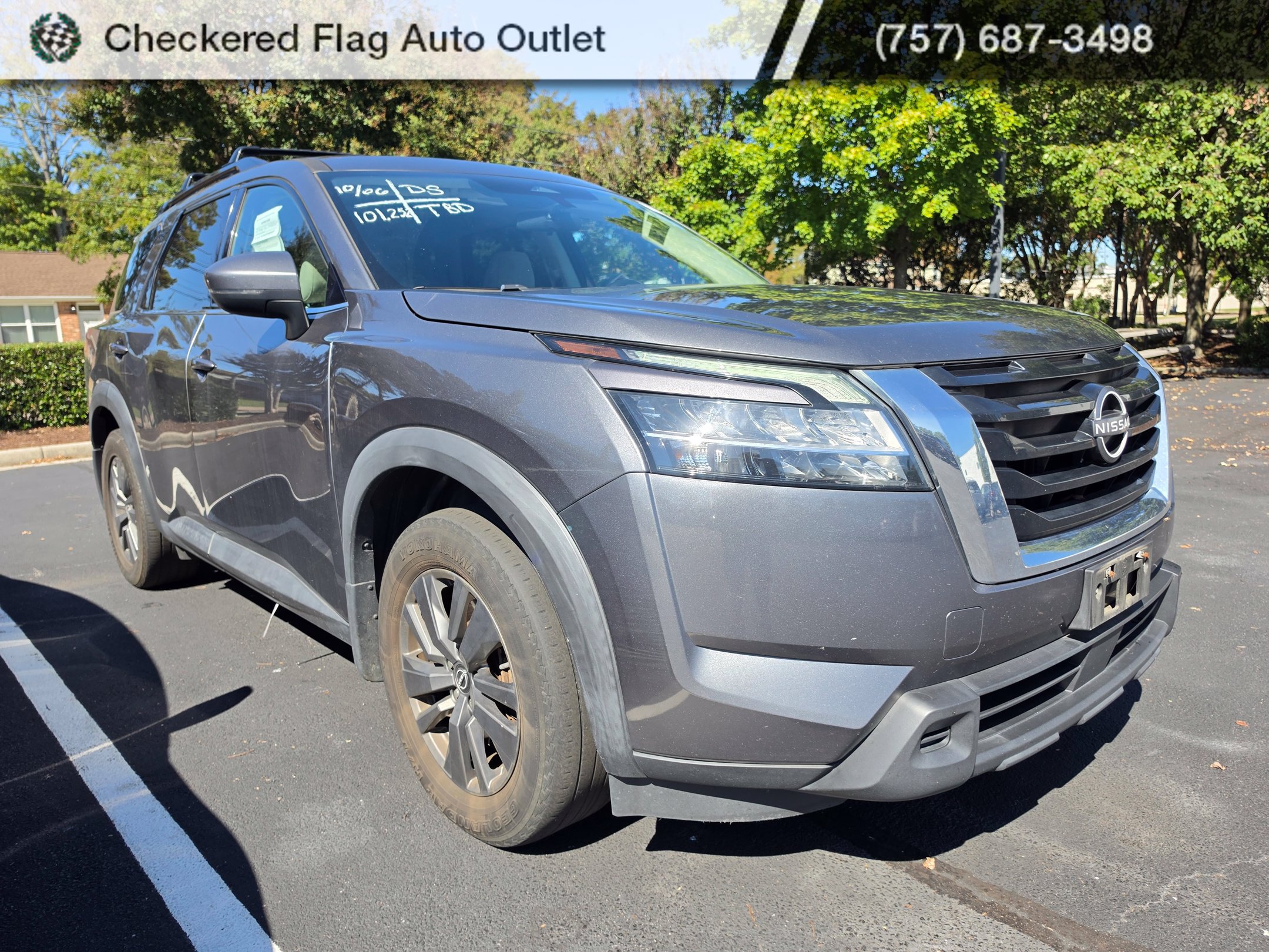 Used 2022 Nissan Pathfinder SV w/ SV Premium Package AWD/4WD image 3