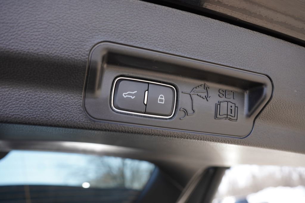 Used 2023 Ford Explorer ST-Line w/ Class IV Trailer Tow Package image 23