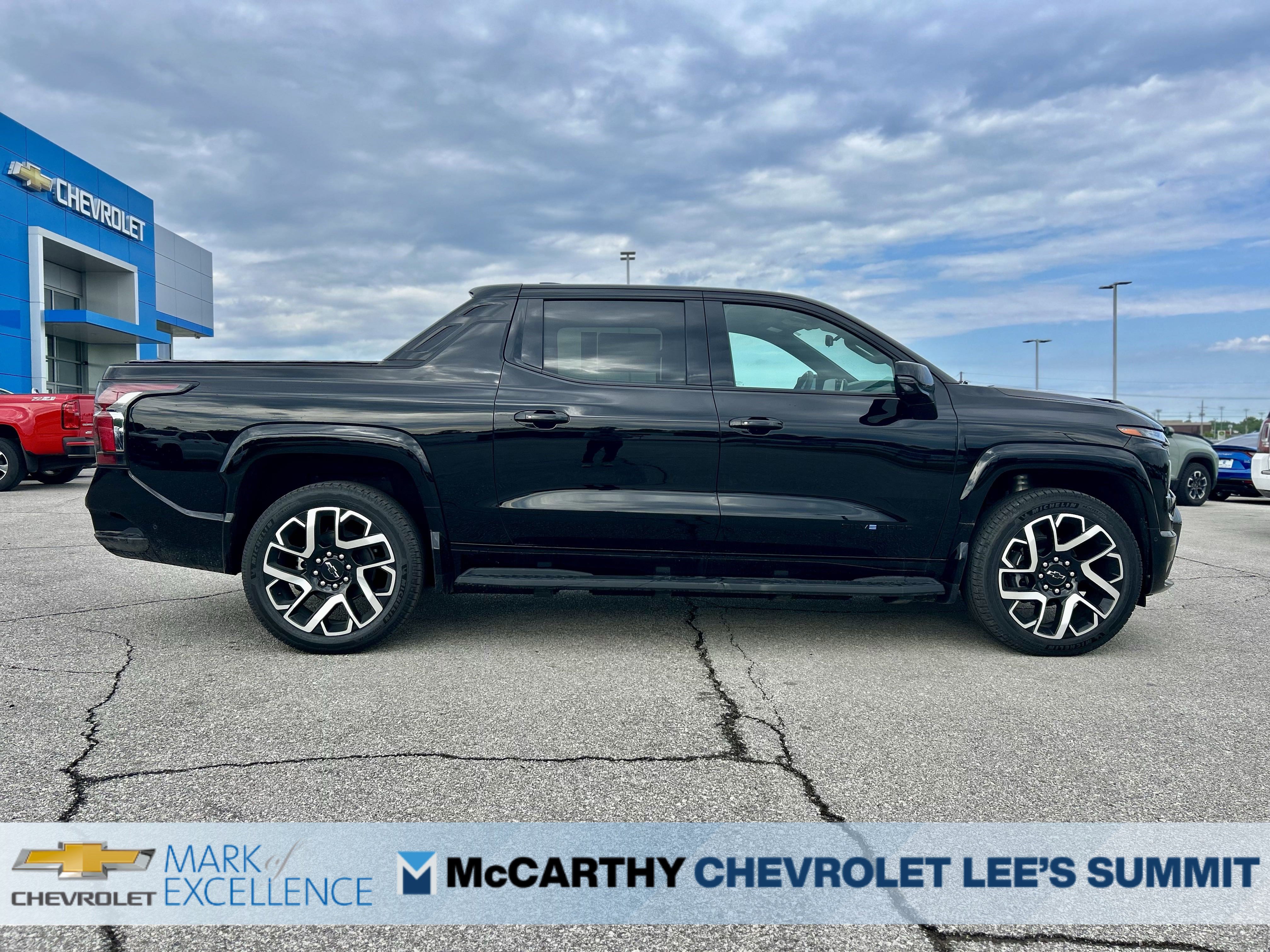 New 2024 Chevrolet Silverado EV RST image 8