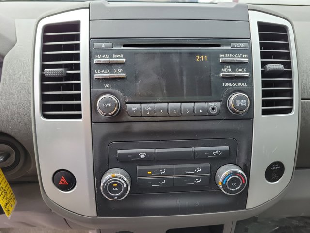 Used 2014 Nissan Frontier SV image 25