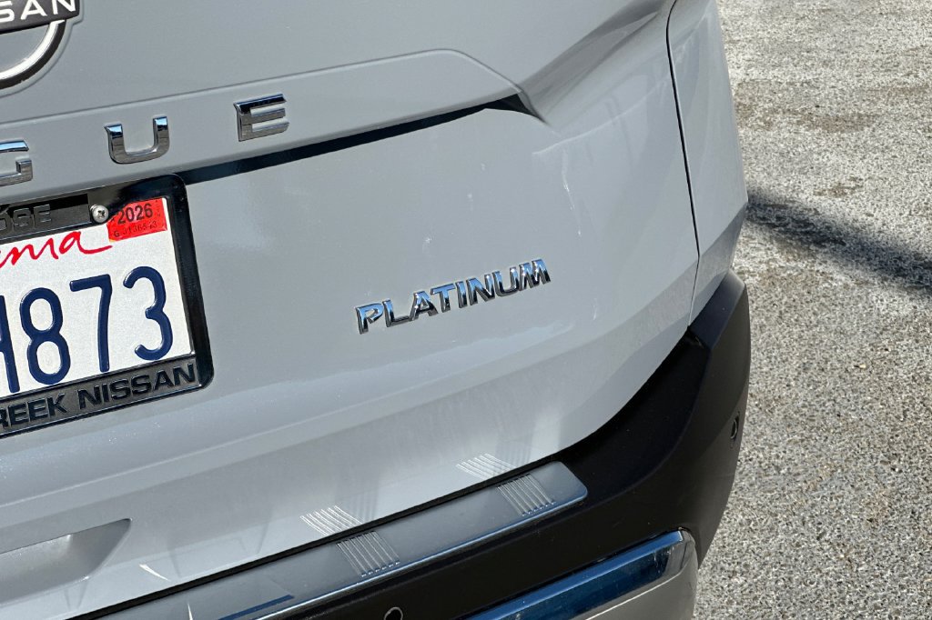 Used 2022 Nissan Rogue Platinum w/ Head-Up Display Package FWD image 27