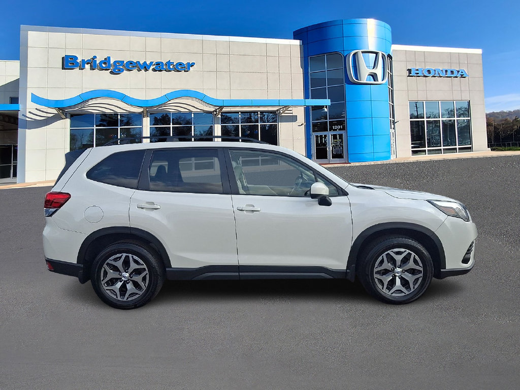 Used 2024 Subaru Forester Premium AWD/4WD image 7