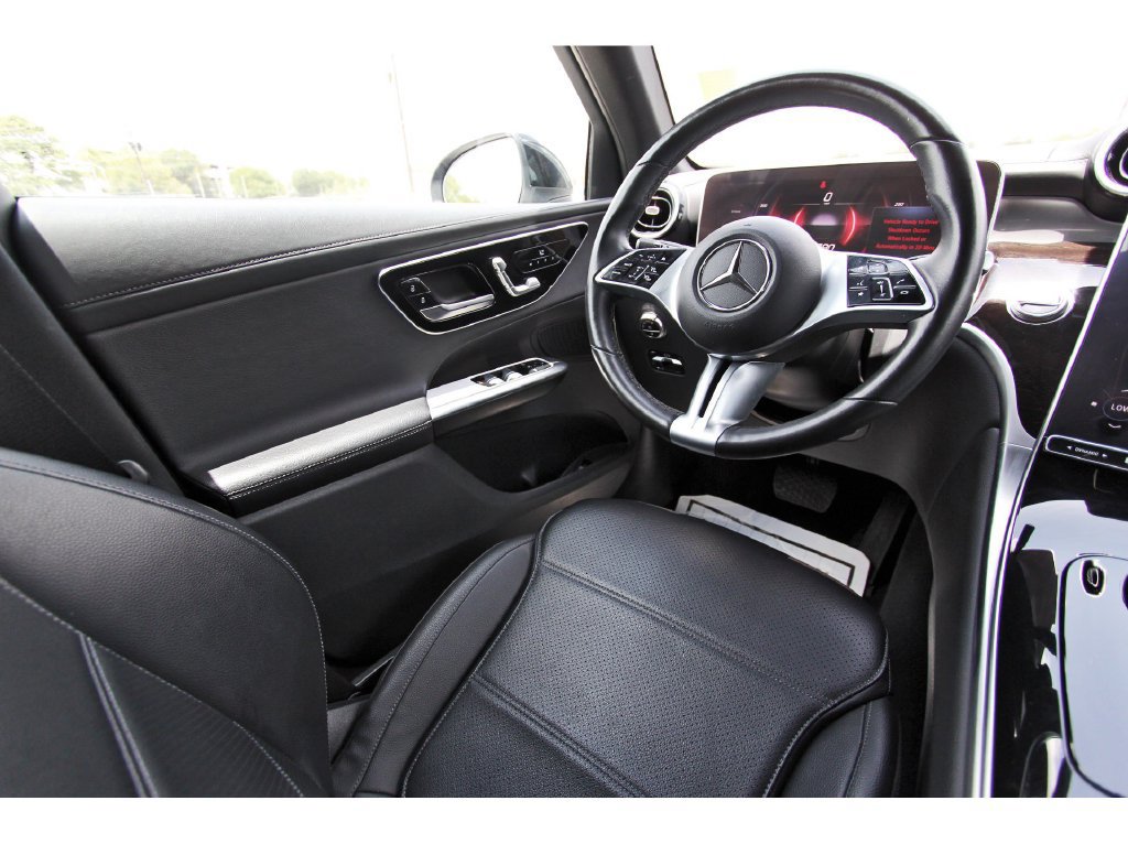 Used 2024 Mercedes-Benz GLC 300 4MATIC image 10