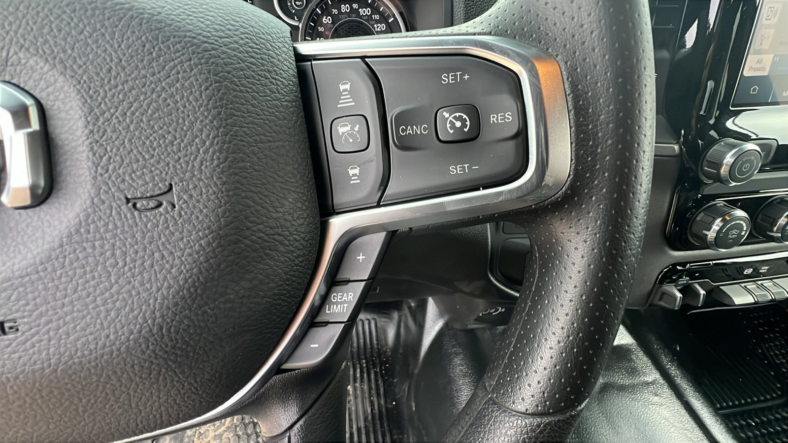 New 2026 RAM 2500 Tradesman w/ Chrome Appearance Group AWD/4WD image 24