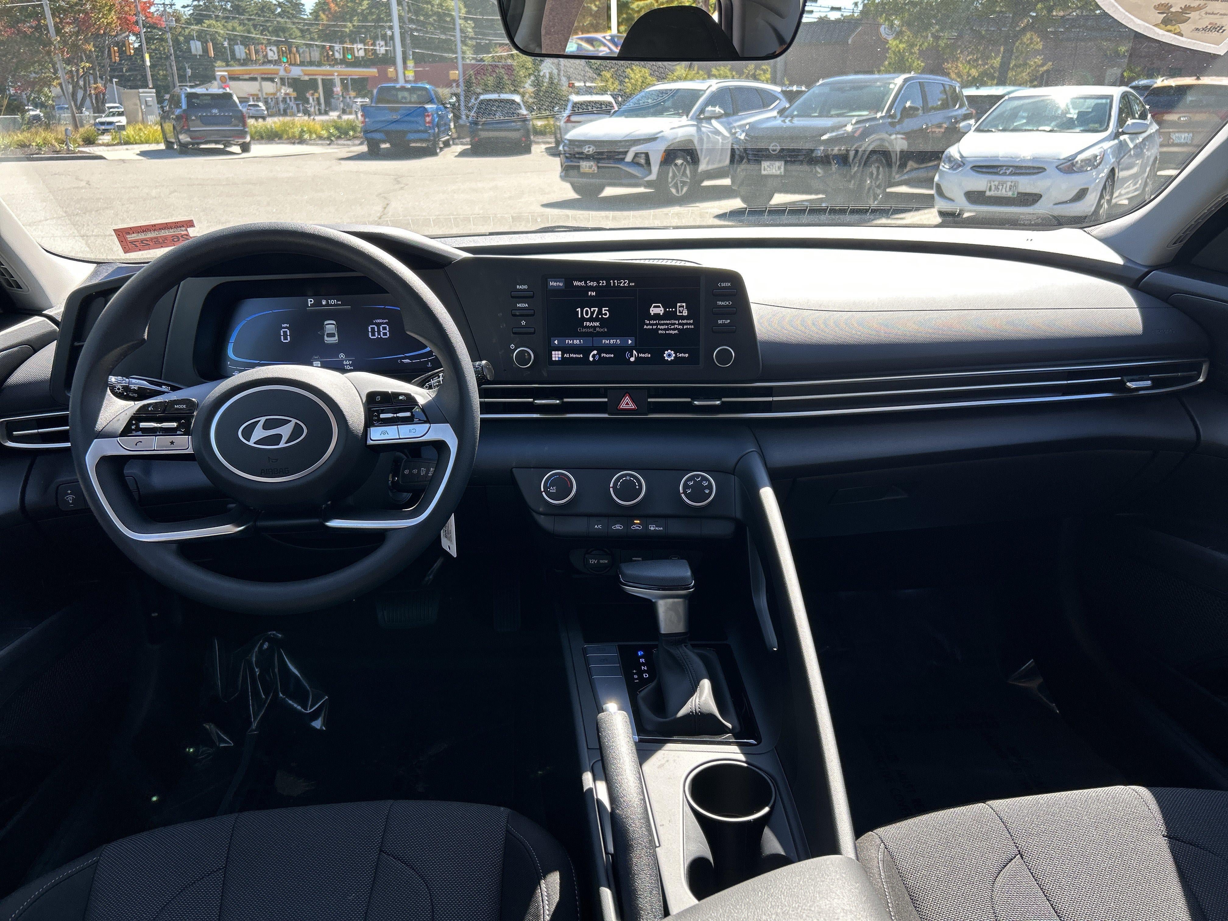 New 2026 Hyundai Elantra SE FWD image 44
