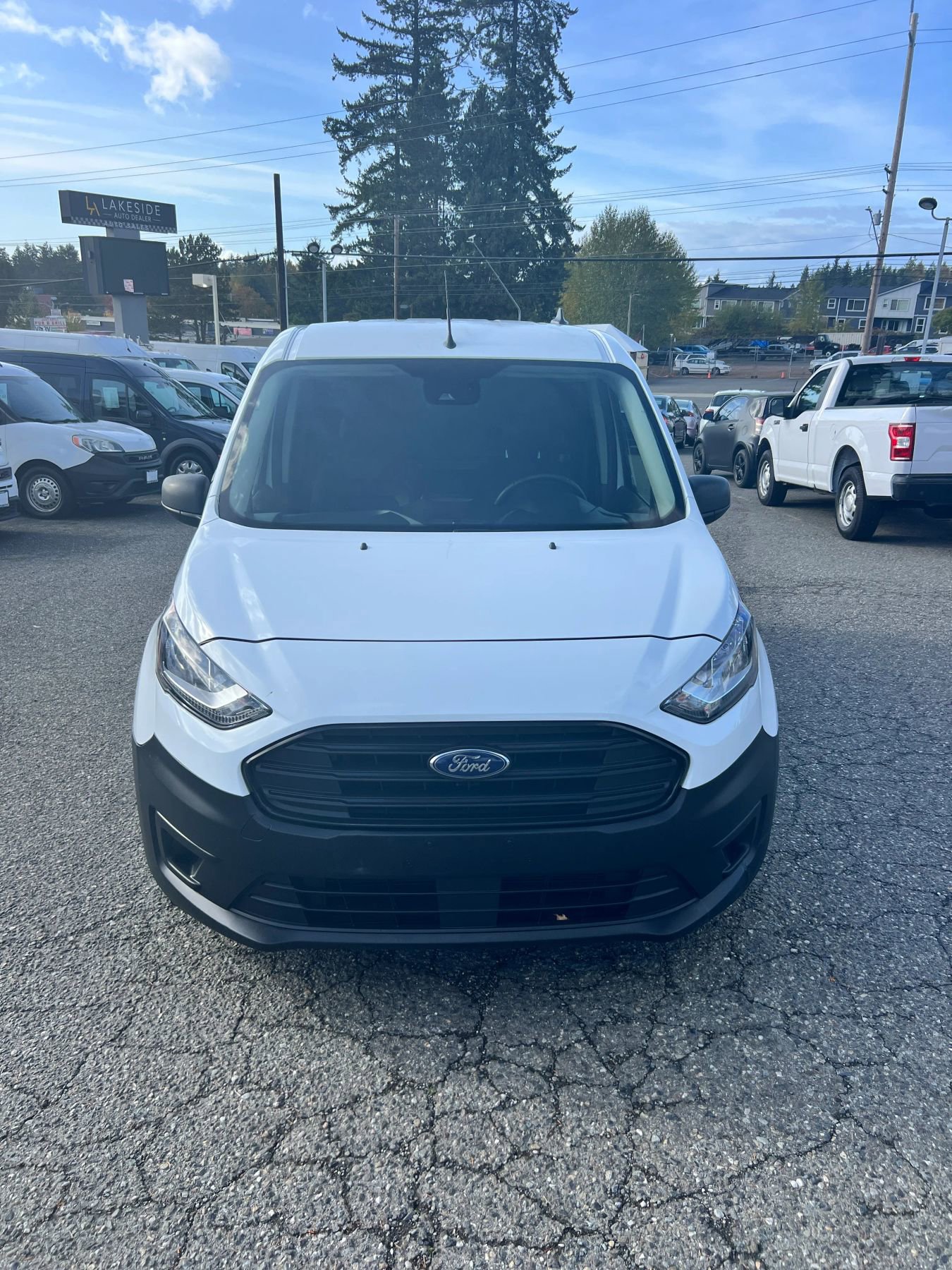 Used 2022 Ford Transit Connect XL image 2