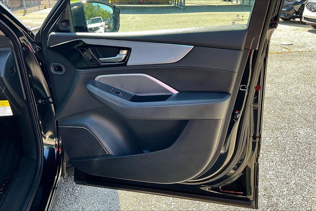 Used 2025 Acura MDX FWD image 26