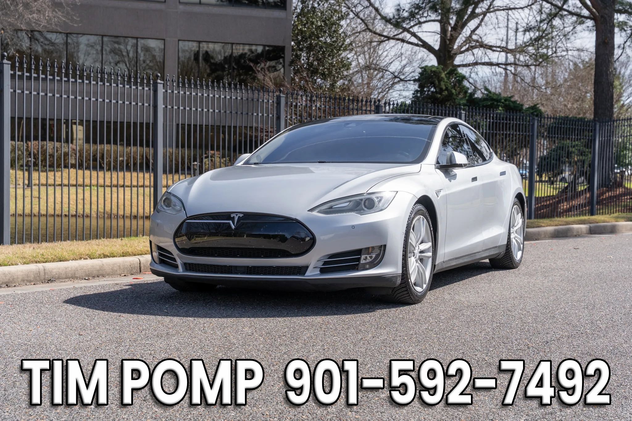 Used 2015 Tesla Model S 85D image 2