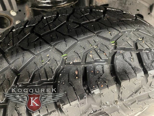 Used 2020 Jeep Gladiator Overland image 8