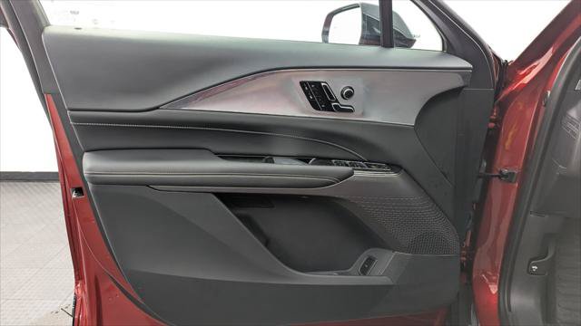 Used 2024 Cadillac Lyriq Tech RWD image 13