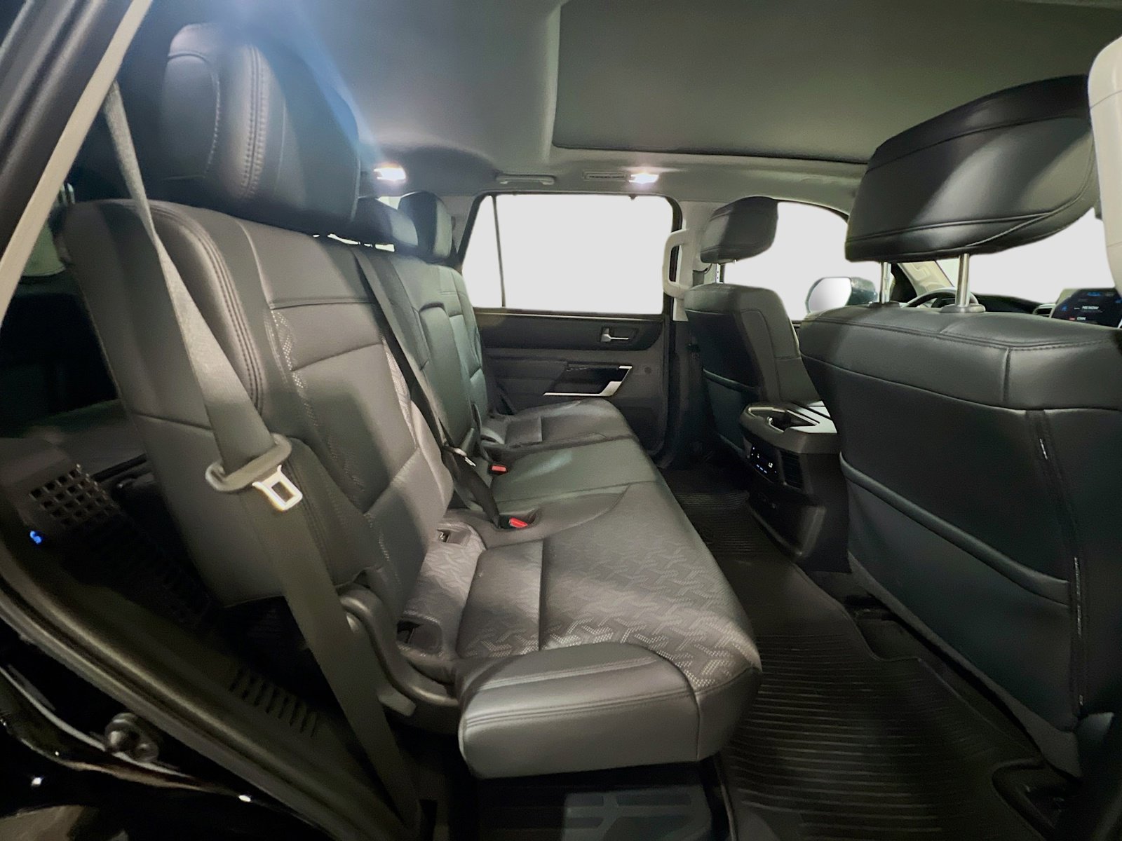 Used 2024 Toyota Sequoia Limited image 20
