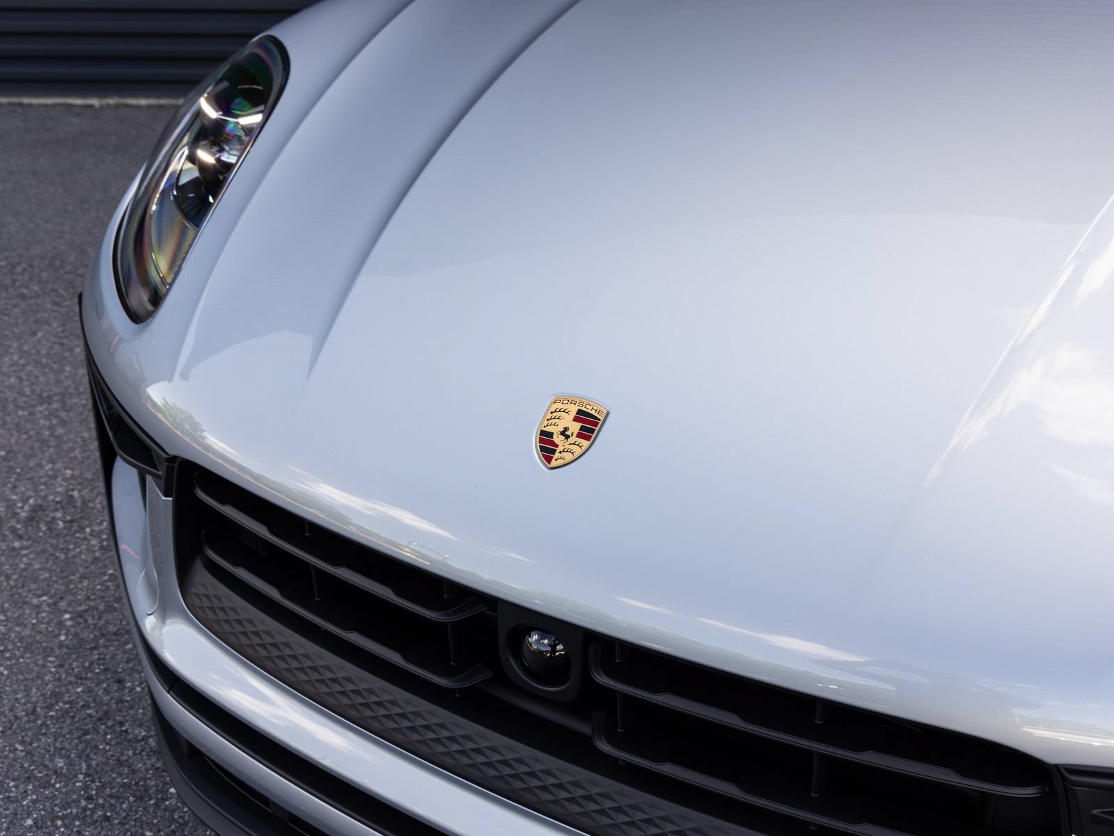 Certified 2026 Porsche Macan AWD/4WD image 10