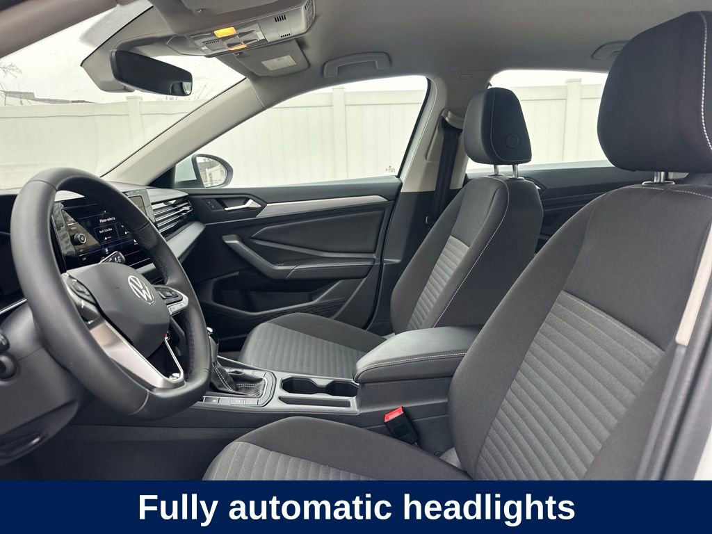 Used 2025 Volkswagen Jetta S image 11