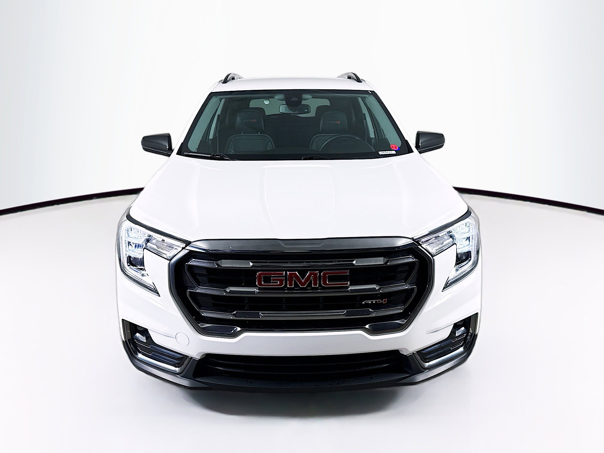 Used 2024 GMC Terrain AT4 image 3