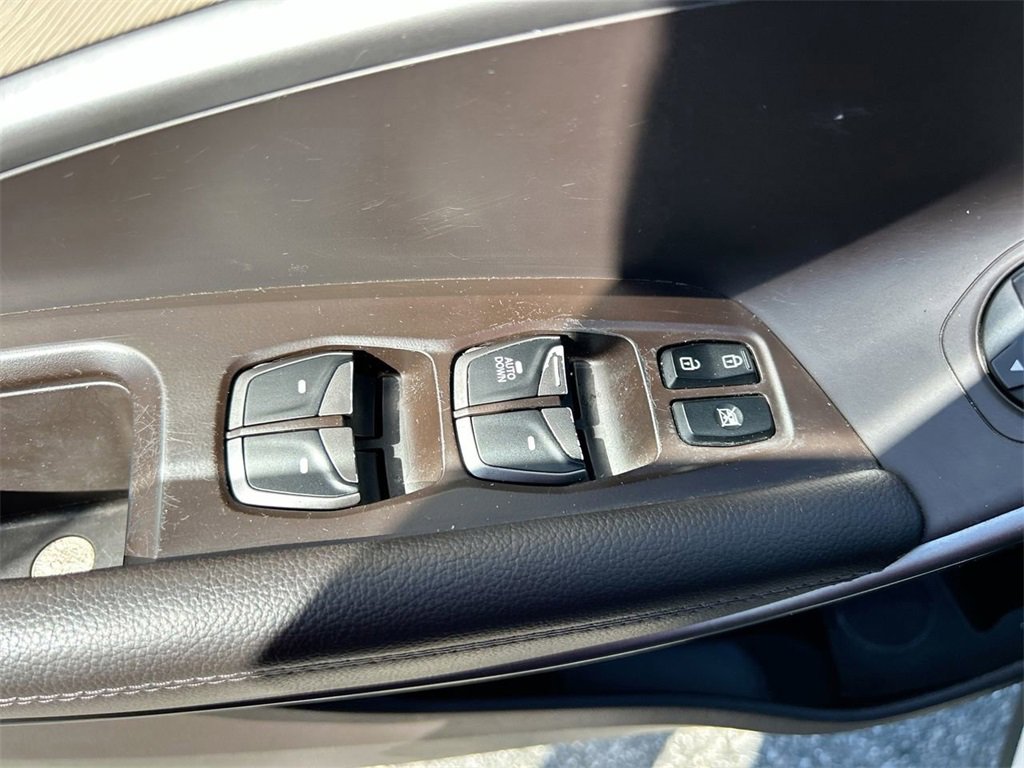 Used 2018 Hyundai Santa Fe Sport image 24