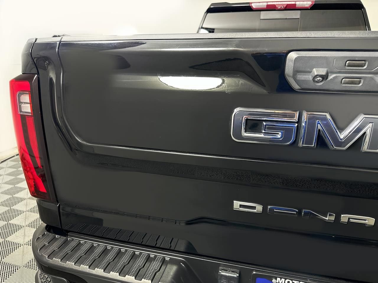 Used 2024 GMC Sierra 3500 Denali Ultimate image 13