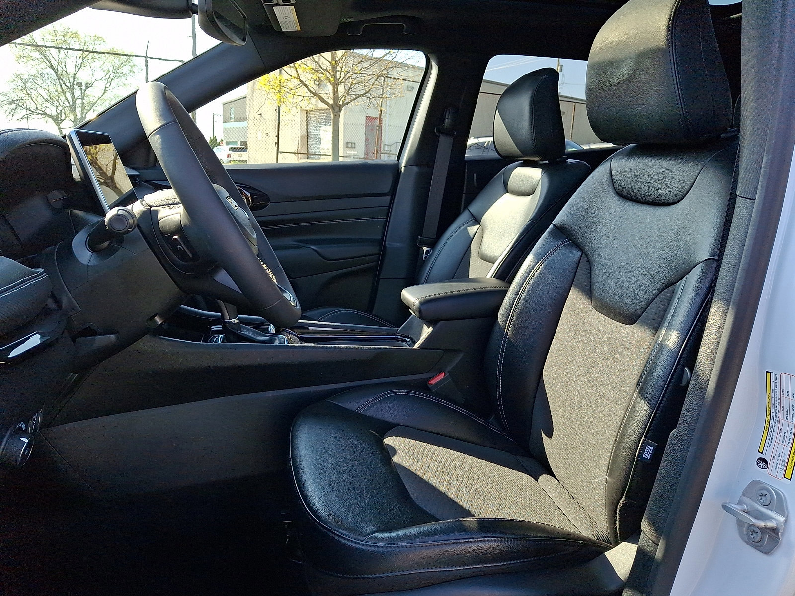 Used 2023 Jeep Compass Latitude w/ Sun and Sound Group image 13