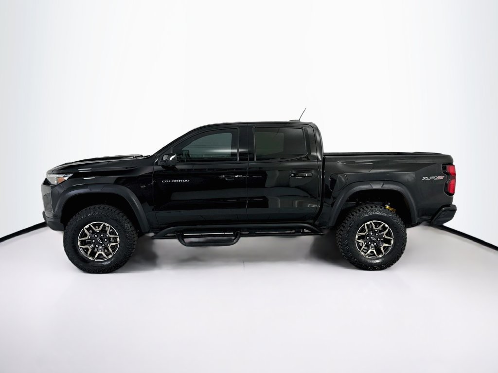 Used 2024 Chevrolet Colorado ZR2 w/ ZR2 Convenience Package III AWD/4WD image 8