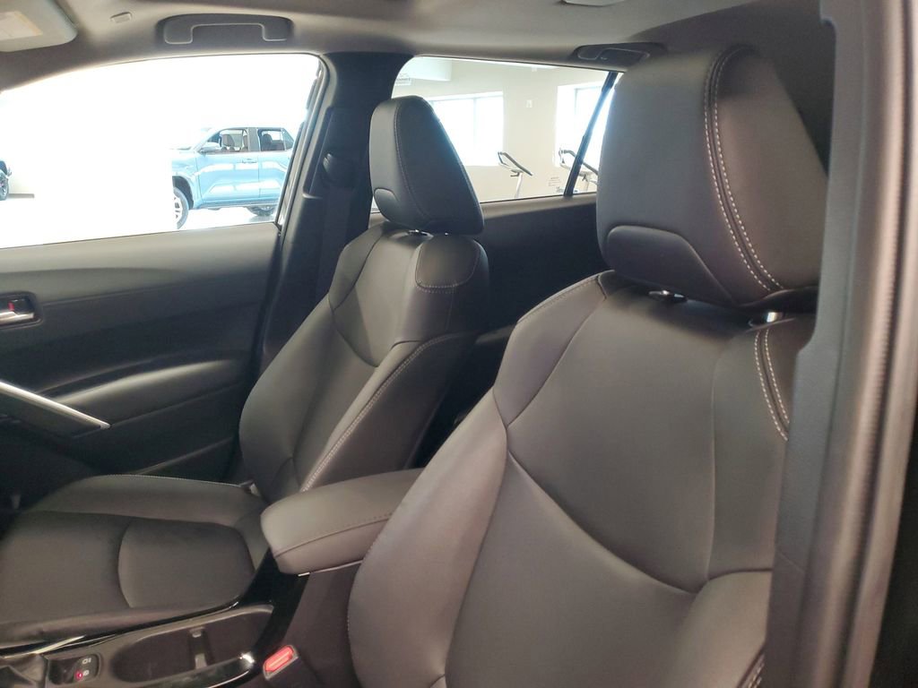 Certified 2023 Toyota Corolla Cross XLE w/ Convenience Package image 18