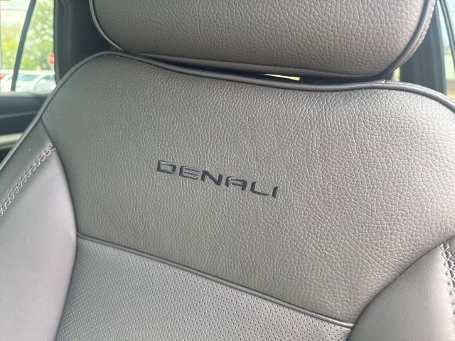 Used 2023 GMC Yukon Denali image 12