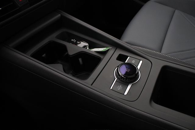 New 2026 Volkswagen Tiguan SE image 18