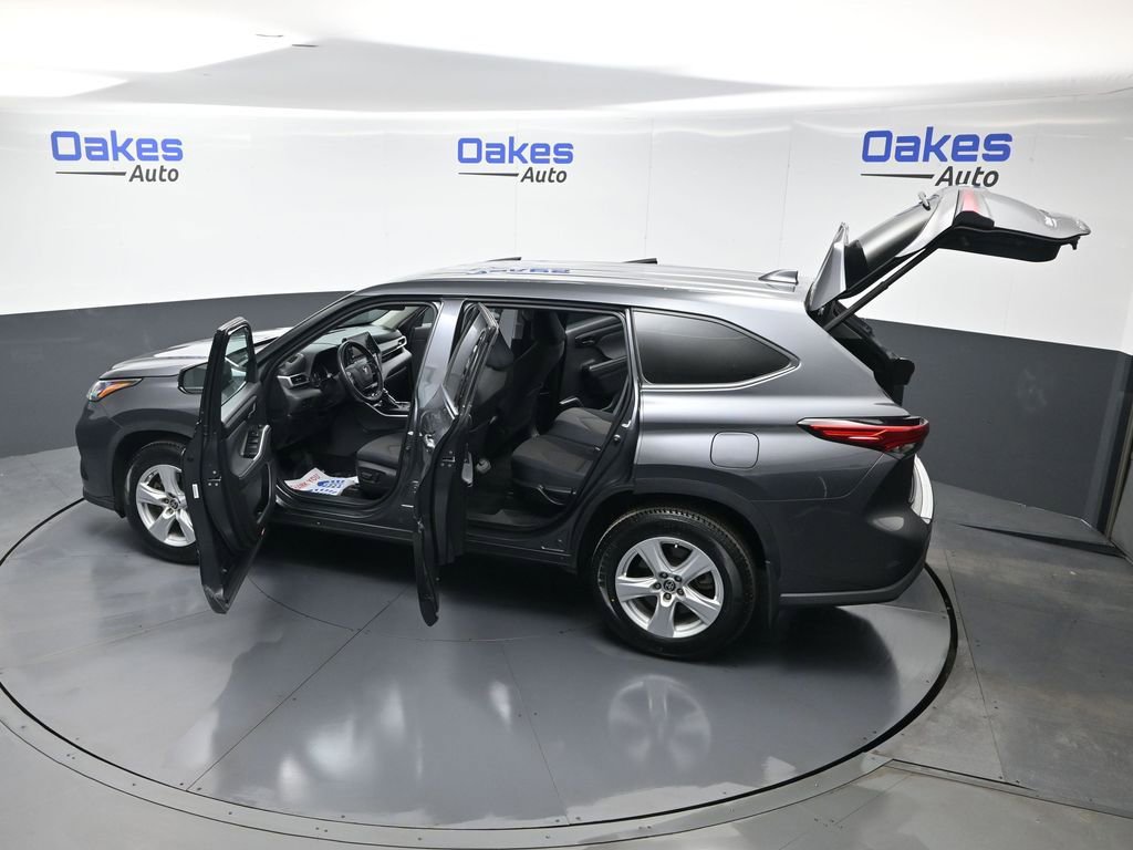 Used 2020 Toyota Highlander LE image 59