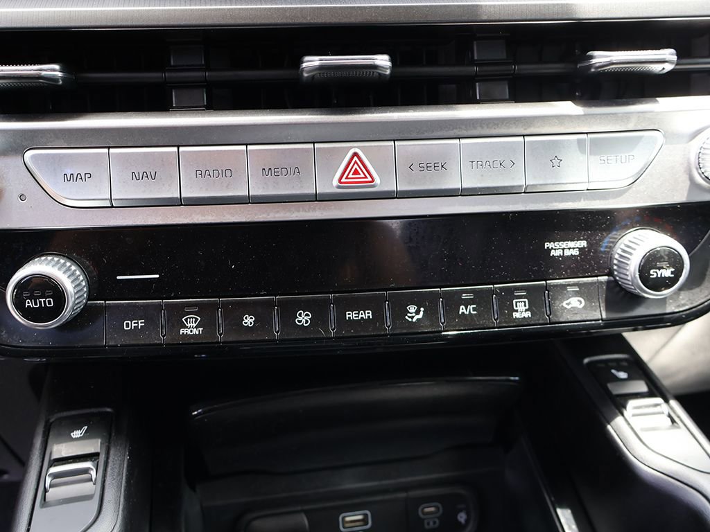 Used 2025 Kia Telluride S FWD image 32