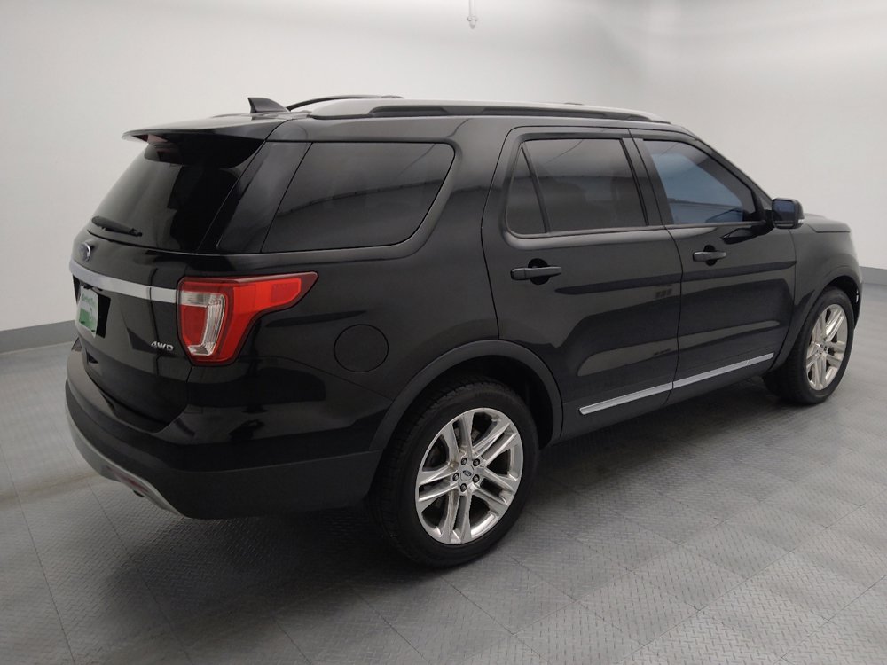 Used 2016 Ford Explorer XLT w/ Equipment Group 202A AWD/4WD image 10