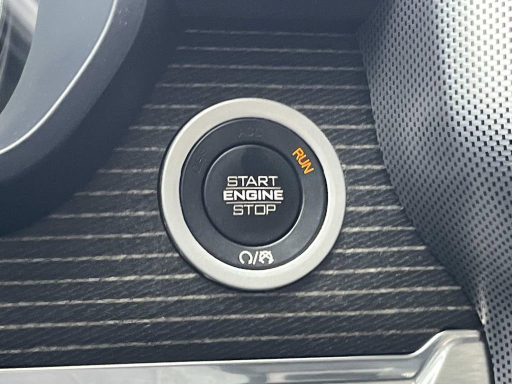 Used 2022 RAM 1500 Limited image 32