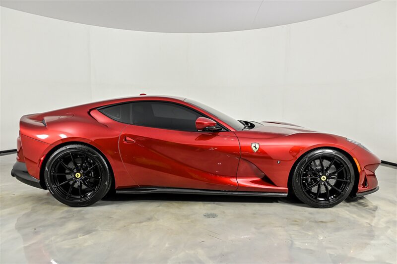 Used 2020 Ferrari 812 Superfast RWD image 17