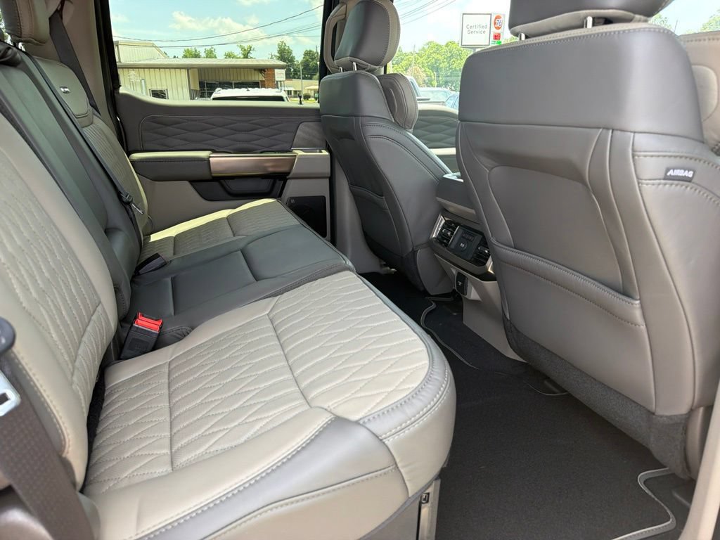 New 2026 Ford F450 Platinum w/ Platinum Plus Package AWD/4WD image 18
