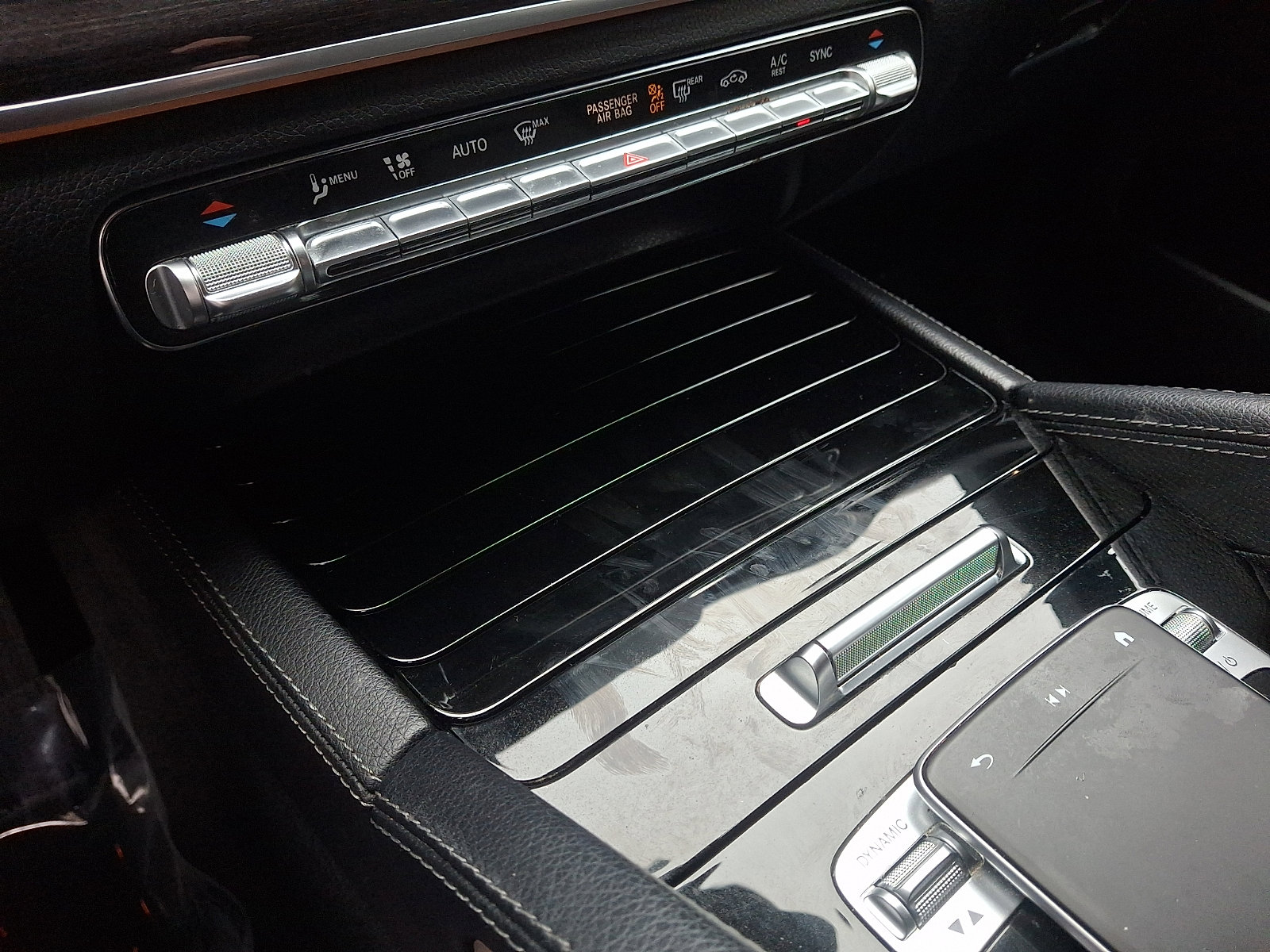 Used 2020 Mercedes-Benz GLE 350 w/ Premium Package image 29