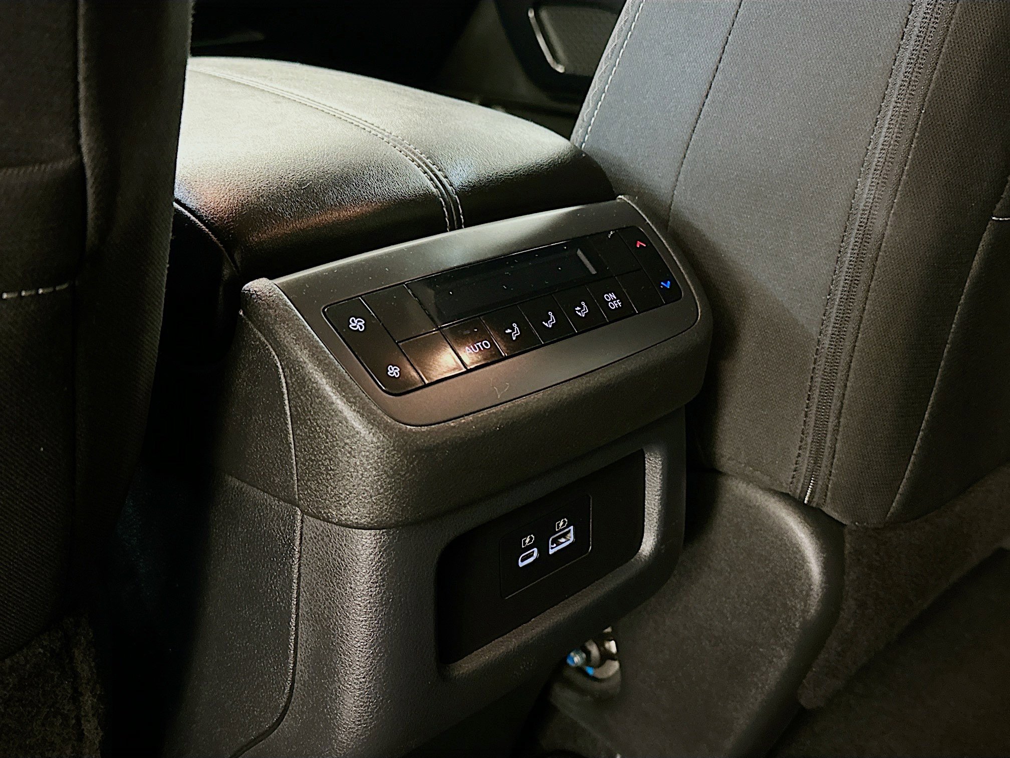 Used 2024 Nissan Pathfinder SV image 27