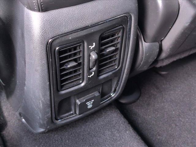 Used 2019 Jeep Grand Cherokee Altitude AWD/4WD image 18