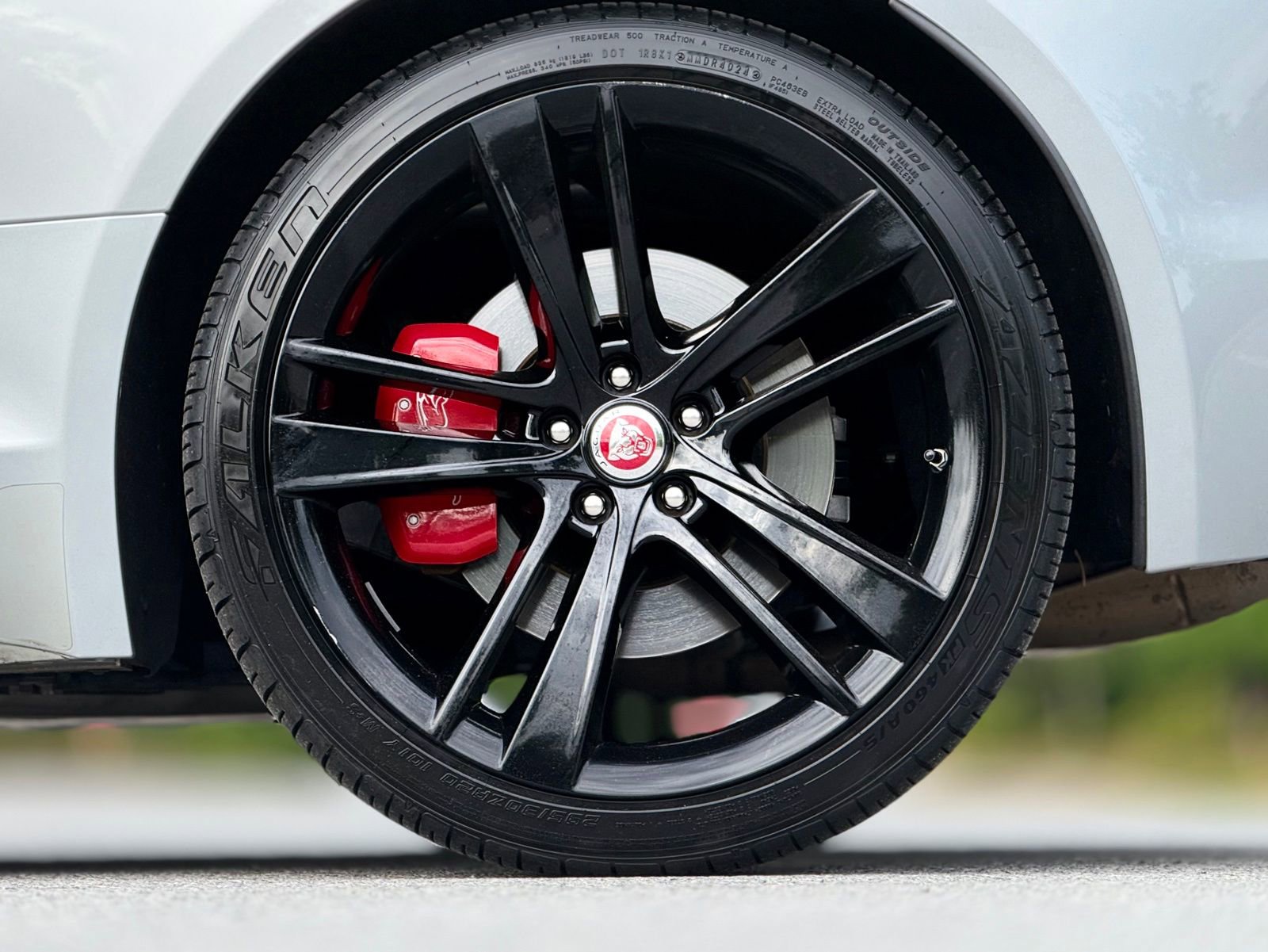 Used 2017 Jaguar F-TYPE Coupe RWD image 19