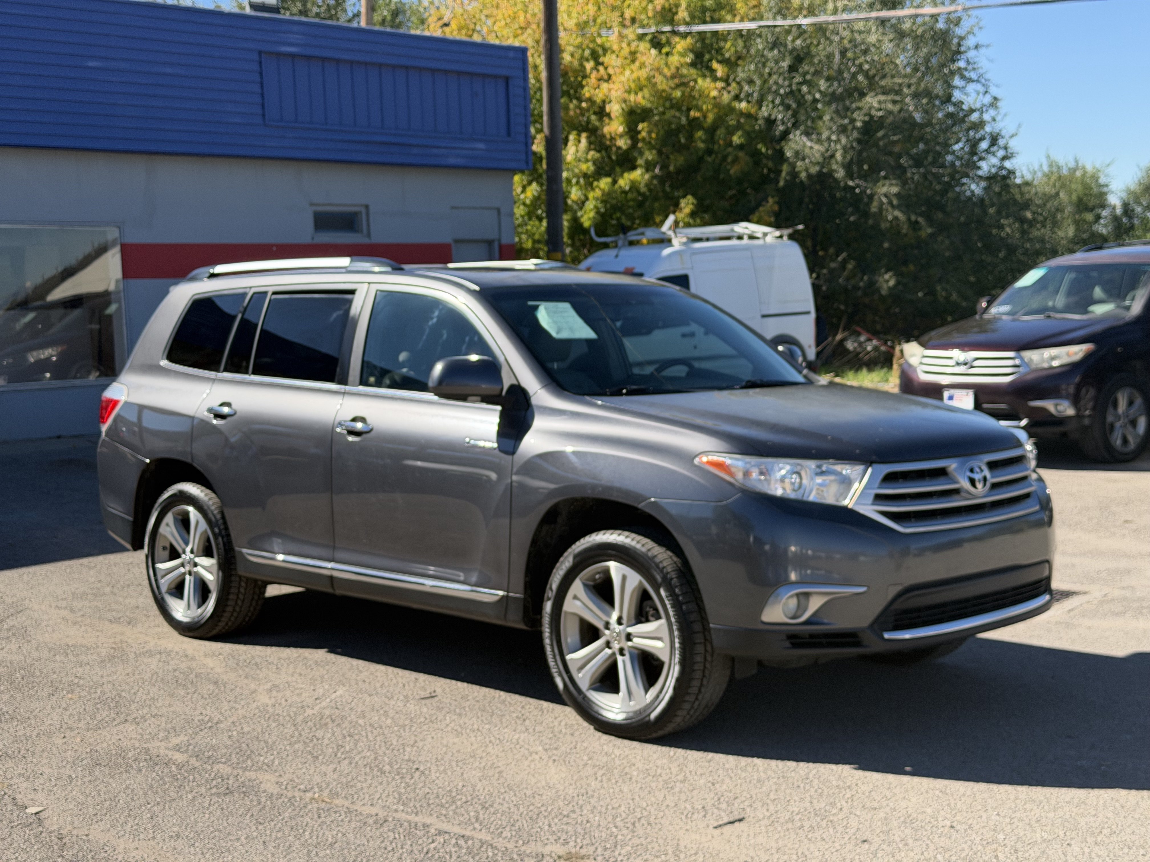Used 2011 Toyota Highlander Limited w/ Tow Pkg FWD image 8