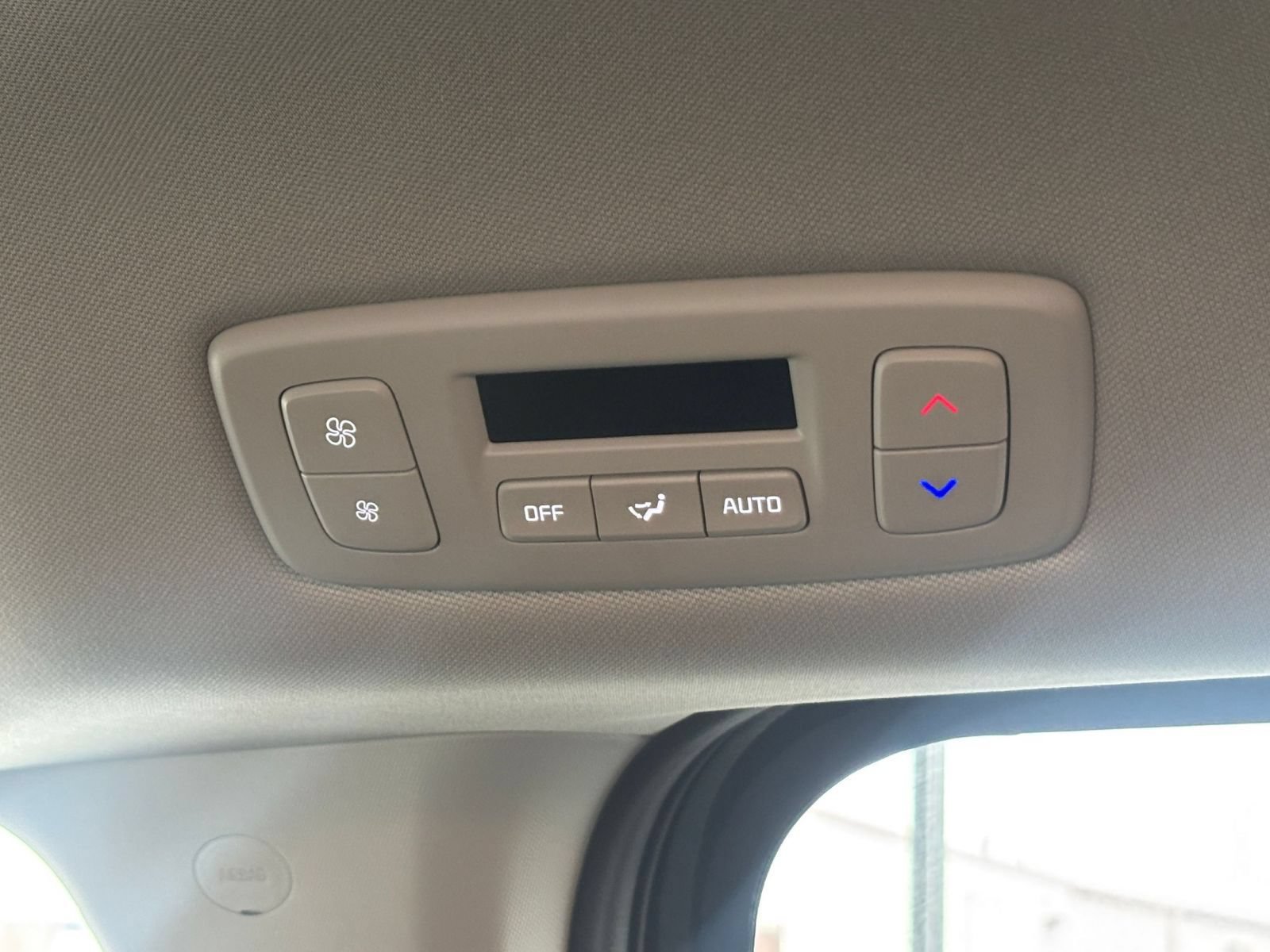 Used 2026 Kia Carnival FWD image 22