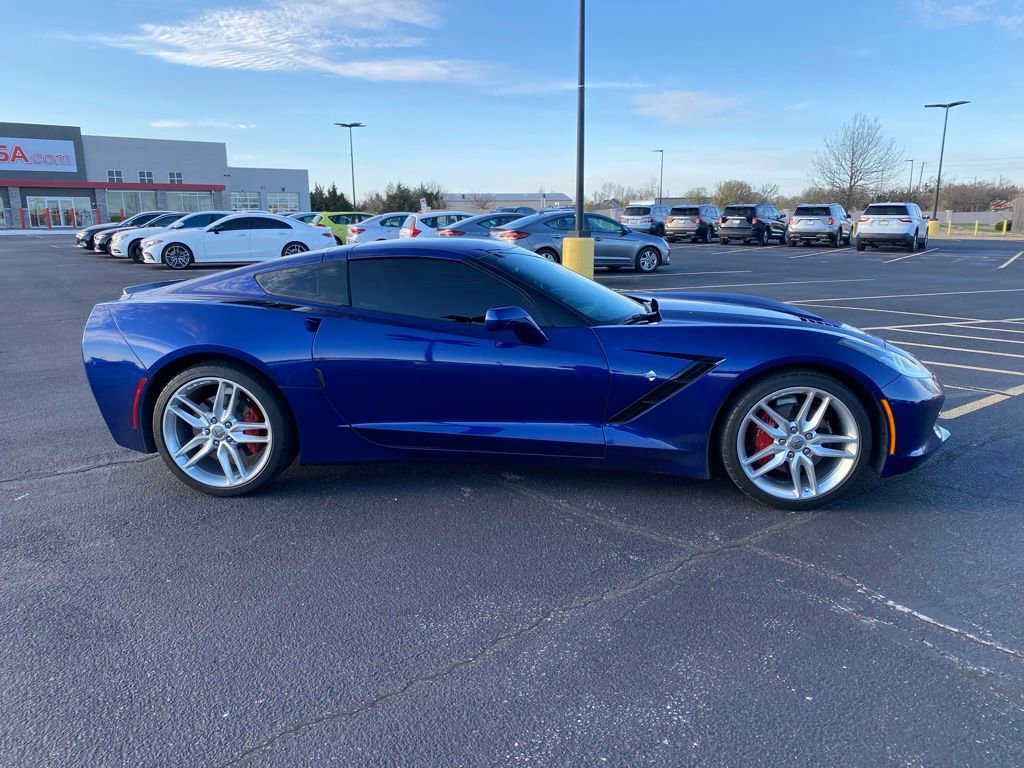 Used 2018 Chevrolet Corvette Stingray Coupe w/ 1LT image 7