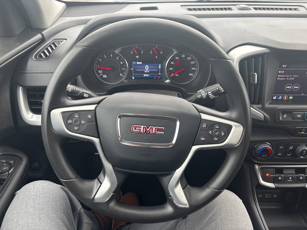 Used 2024 GMC Terrain SLE w/ Driver Convenience Package image 19