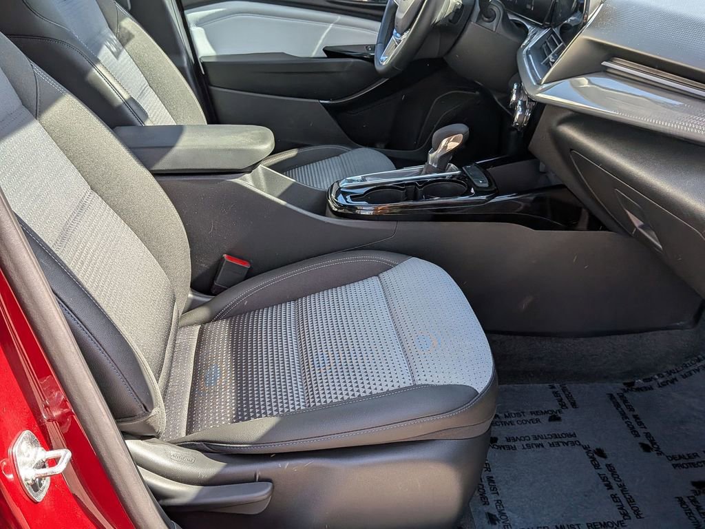 Used 2025 Chevrolet Trax LT w/ LT Convenience Package image 29