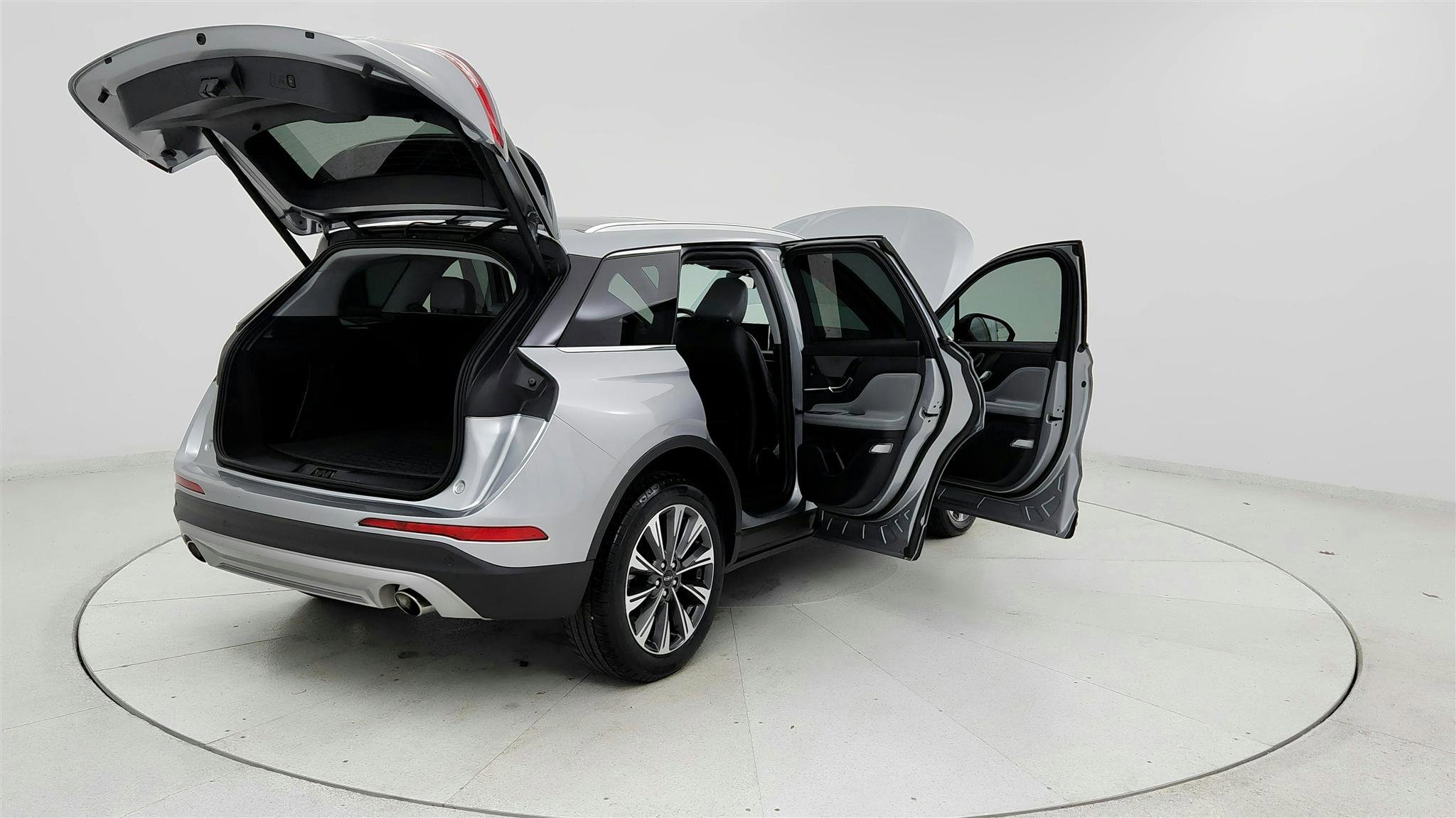 Used 2021 Lincoln Corsair Reserve FWD image 11