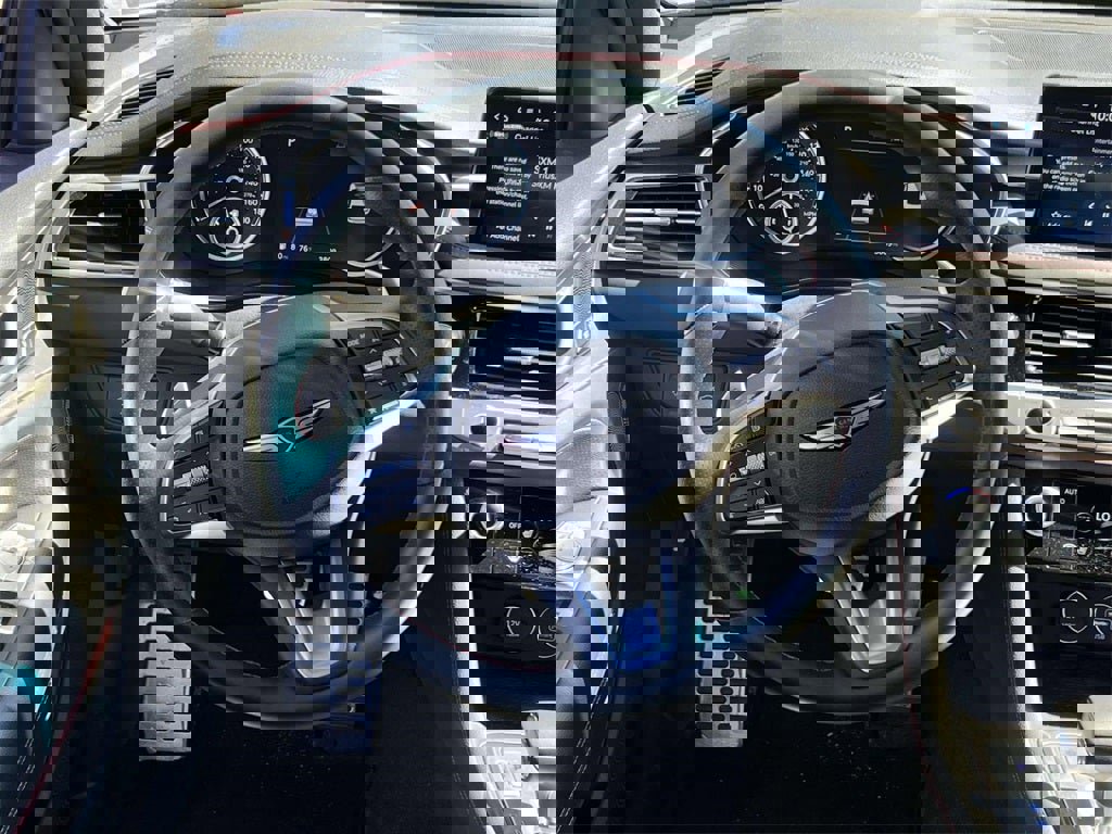 Used 2025 Genesis G70 2.5T w/ Sport Prestige Package image 13