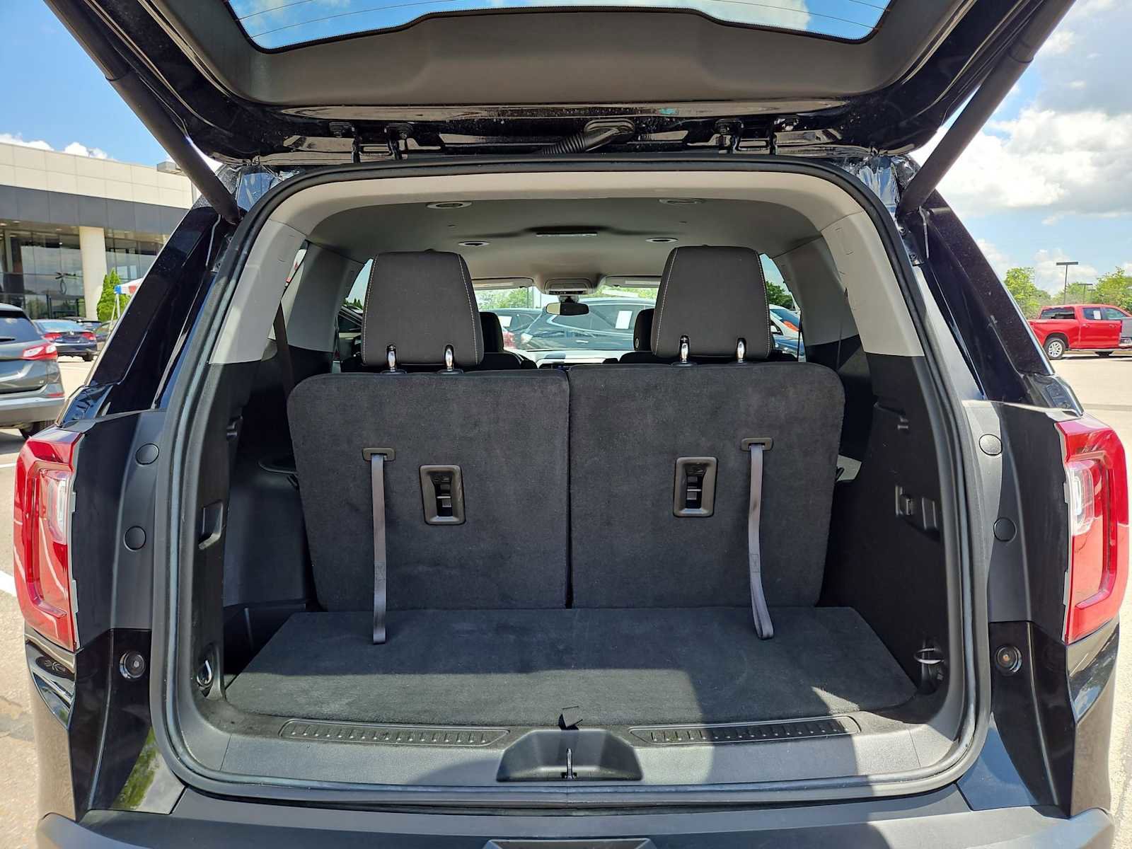 Certified 2023 GMC Acadia SLE w/ Driver Convenience Package FWD image 33