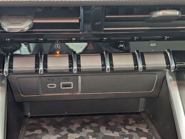 Used 2023 Chevrolet Colorado LT w/ LT Convenience Package II image 22