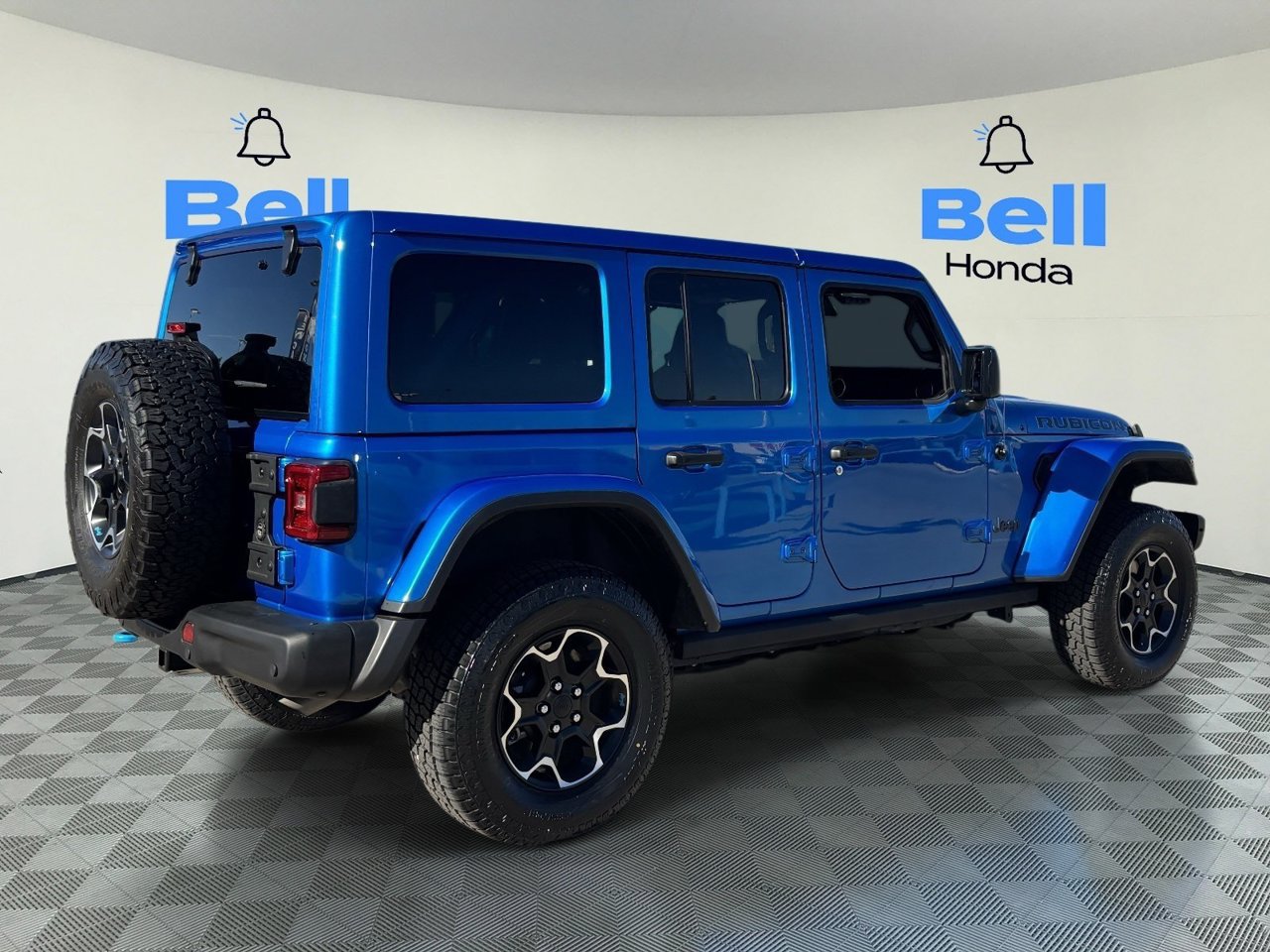 Used 2023 Jeep Wrangler Unlimited Rubicon 4xe w/ Steel Bumper Group AWD/4WD image 4
