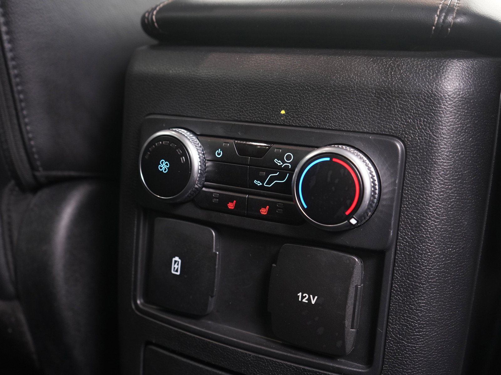 Used 2023 Ford Explorer Limited image 14