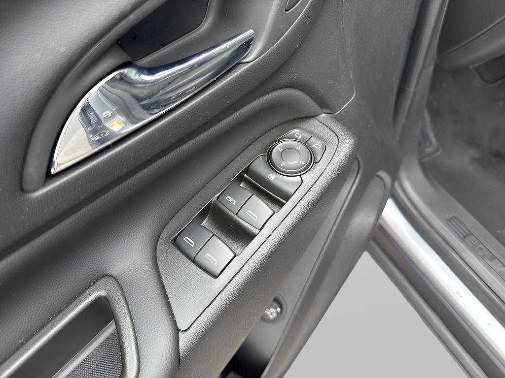 Used 2023 Chevrolet Equinox LT AWD/4WD image 19