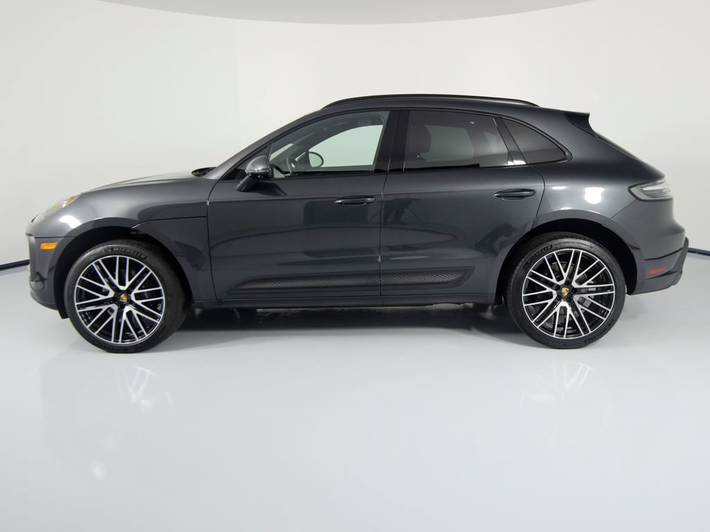 Certified 2026 Porsche Macan AWD/4WD image 7