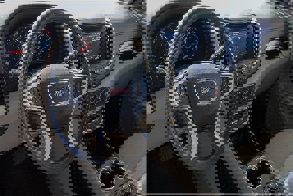 Used 2023 GMC Terrain SLE w/ Driver Convenience Package image 9